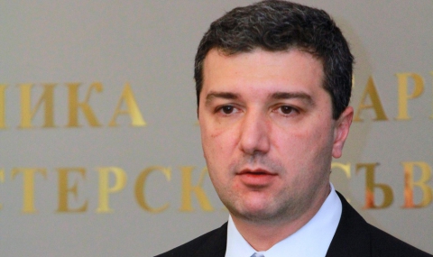 Драгомир Стойнев: „Изтегляме търговските ни представители в Европа и ги пренасочваме към Азия“