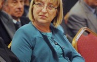 Цецка Цачева: По-добре противопоставянето да се случва в парламента, отколкото на улицата