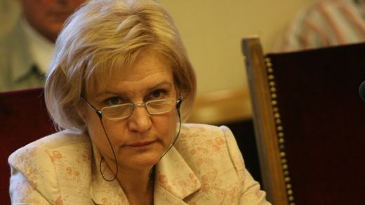 Менда Стоянова: Дългът е стълб от бюджета