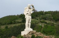 ДЯДО БОЖИ дава нишани на Бойко Борисов