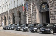 Лесно се говори за смяна на министри, трудно се осъществява