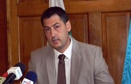 Мамин Ваньо с куц предизборен ПР, заради куция „Фалкон“ на Борисов