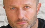 Новинарският екип на една световна телевизия, която отразява „туристическата стабилност“ в България пита: