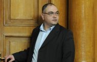 Гейът кандидат – президент Владо Кузов спретна интрига на Слави Трифонов