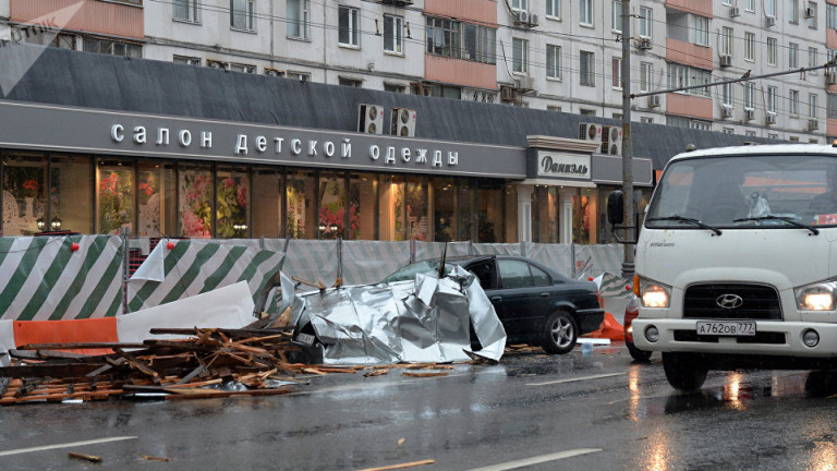 16 души загинаха, а още поне 170 бяха ранени при ураган над Москва