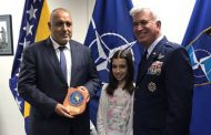 US генерал приветства на български Борисов в Сараево