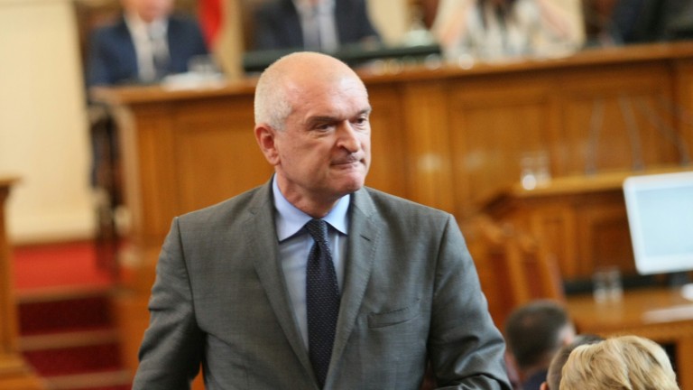 Решиха Главчев да подаде оставка!