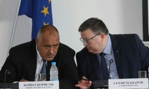 Излезе на яве с какво Цацаров държи Бойко Борисов!
