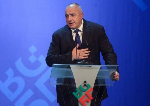 Борисов не става за премиер. Не само, че не знае езици, а е и „много прост“