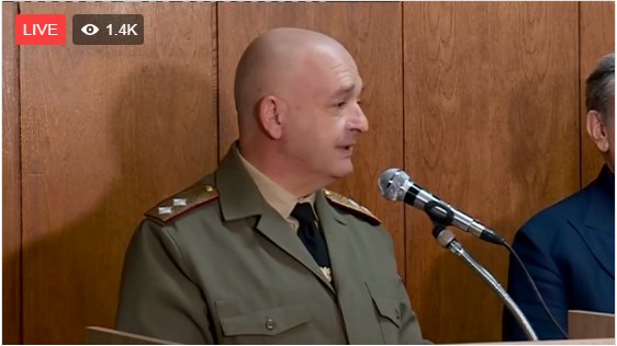 Трудно Мутафчийски ще заеме мястото на Радев като президент. Рейтингът му тръгна надолу.