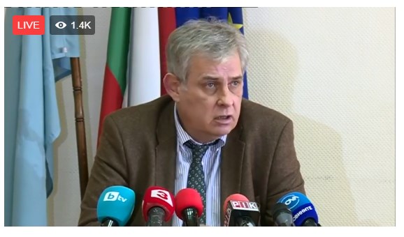 Служители на Спешна помощ заразени с COVID-19