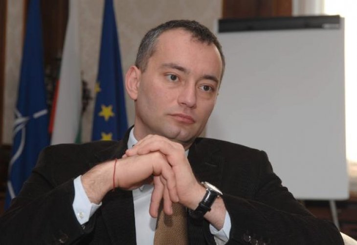 Готвят Николай Младенов за президент на мястото на Радев. Борисов ще се опита да остане премиер за 4 път.