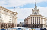 Депутатите се местят в бившия Партиен дом. Традиционната сграда е за основен ремонт
