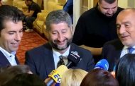 Сглобката се саморазобличи като прохитлеристка – бутна един антифашистки паметник
