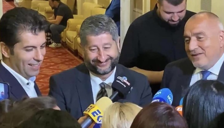 За сглобката, родоотстъпничеството и замяната на българското знаме: Позор!