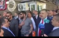 Пеевски сътвори шоу с Асен Василев пред НС си